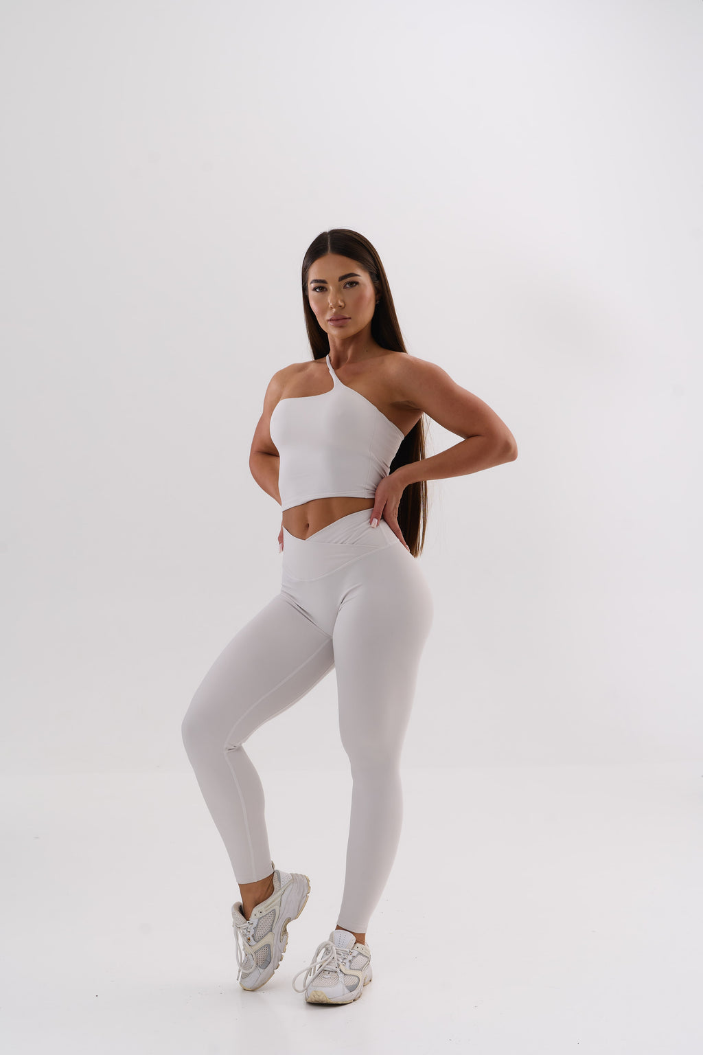 UMI One-Shoulder Top – White